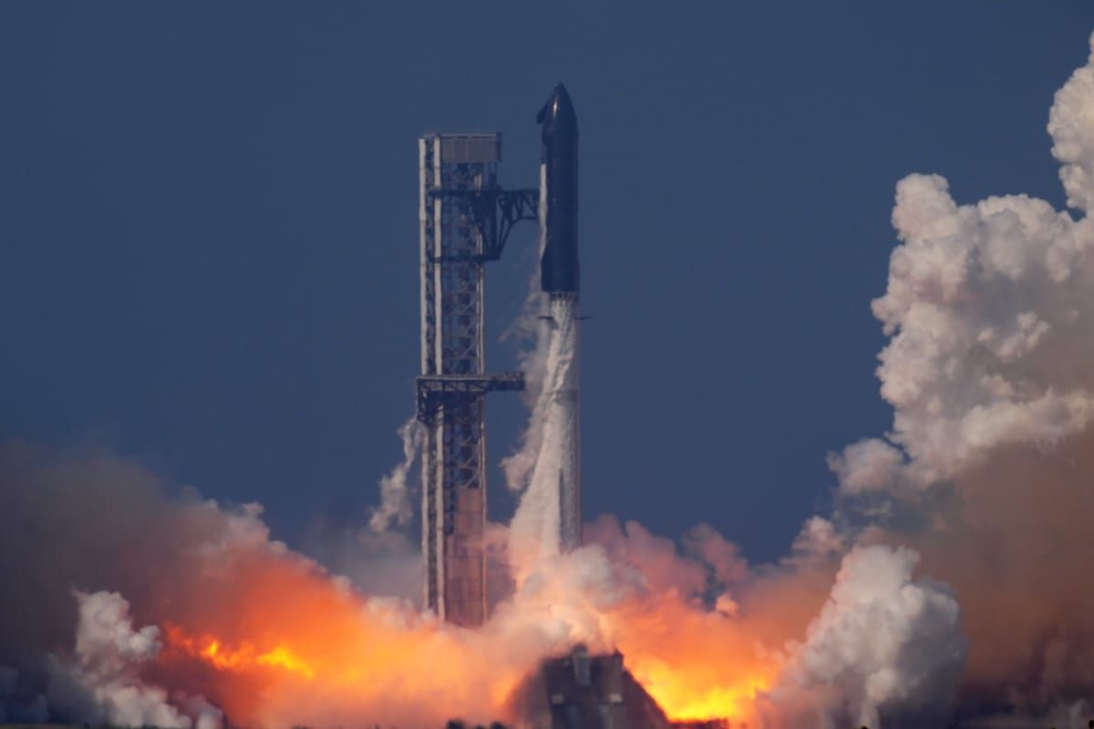 Starship SpaceX Tembus Ruang Angkasa, Tapi Langkah Paling Kritis Masih Gagal