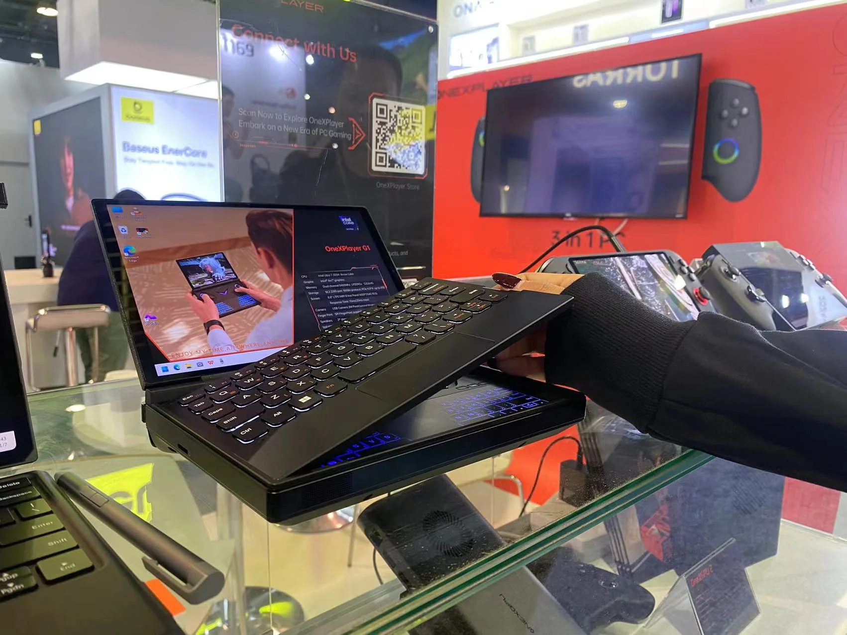 OneXPlayer X1 Pro Naik Kelas, Chip Baru Janjikan Tenaga Lebih Tanpa Ubah Wajah Lama