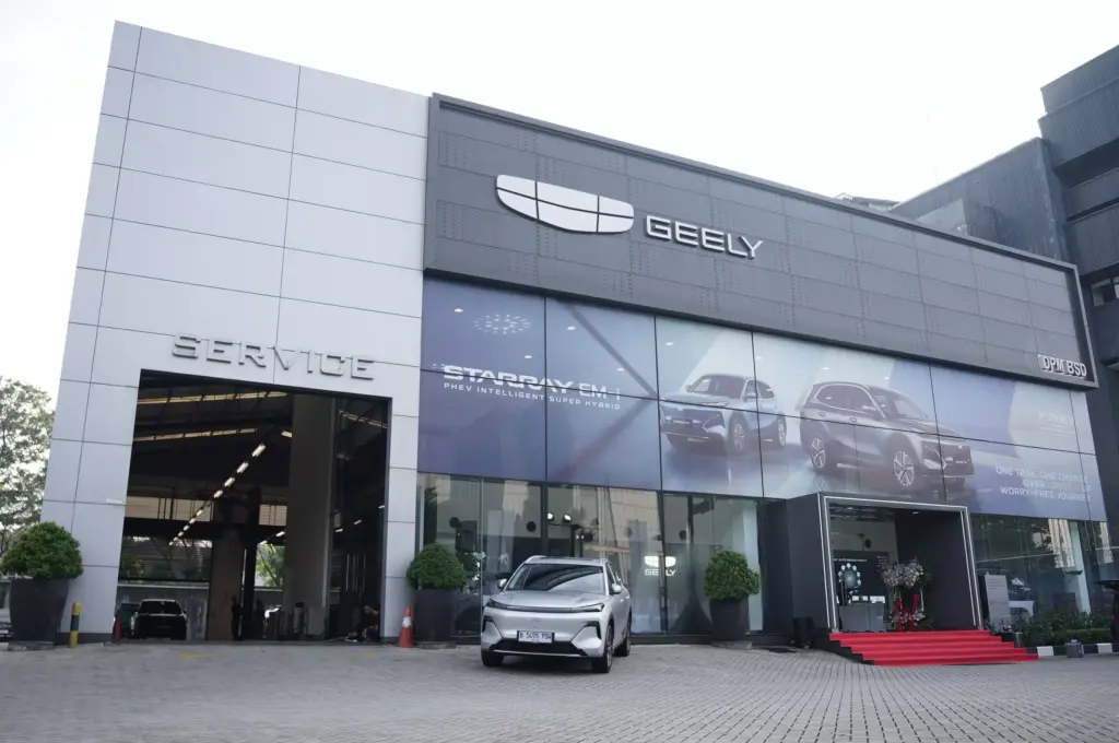 Geely Makin Dekat Ke Konsumen Jabodetabek, Dua Dealer 3S Sekaligus Dibuka di Tangsel dan Jakbar