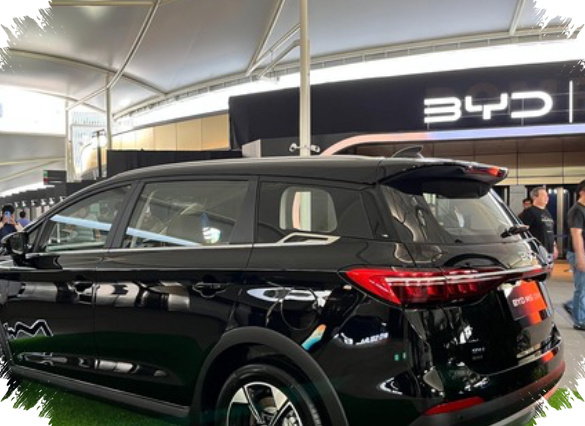 BYD M6 DM Bukan Lagi EV Murni, MPV Hybrid Ini Bisa Tempuh Lebih Dari 1.000 Km