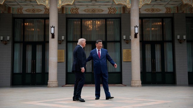 China Makin Agresif, Trump Tunda Aturan AI Baru Demi Menjaga Keunggulan AS