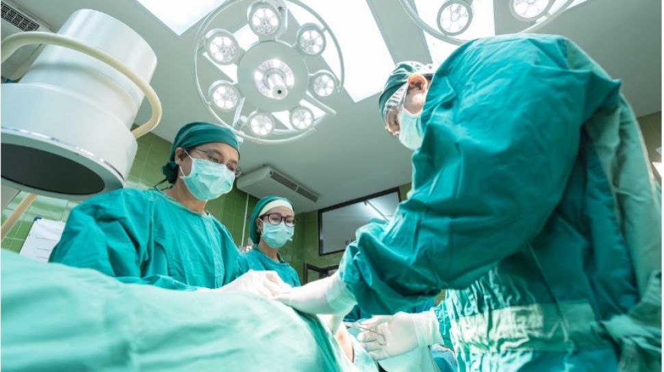 Paparan Darah Tenaga Medis Masih Tinggi, Prosedur IV Kini Jadi Titik Paling Rawan