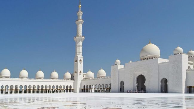 7 Tradisi Iduladha Paling Tak Terduga di Dunia, Dari Henna Hingga Parade Kuda