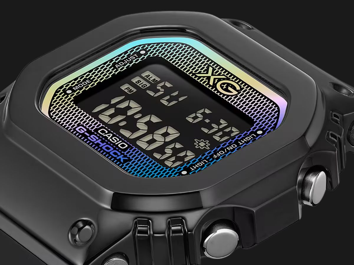 Casio G-Shock Pelangi Tampil Paling Mencolok Saat Dipasang Di Balik Hitam Pekat