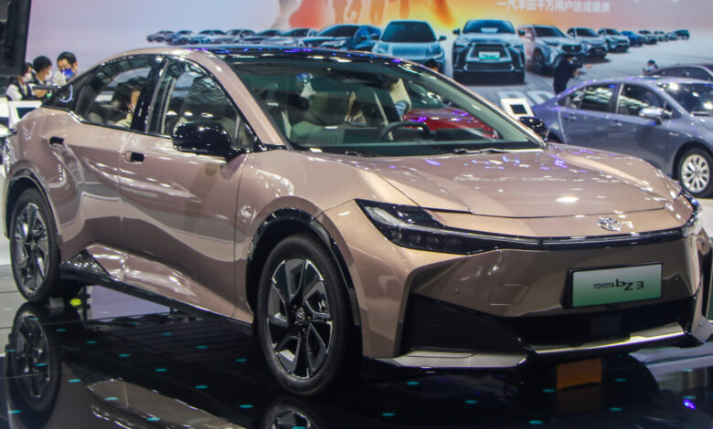 Toyota bZ3 Siap Tantang Rasa Cemas Jarak Tempuh, Sekali Cas Bisa Jakarta-Yogyakarta