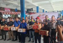 Polri Sebar 15.000 Paket Bansos Jelang Bhayangkara Ke-80, Warga Jabodetabek Terbantu