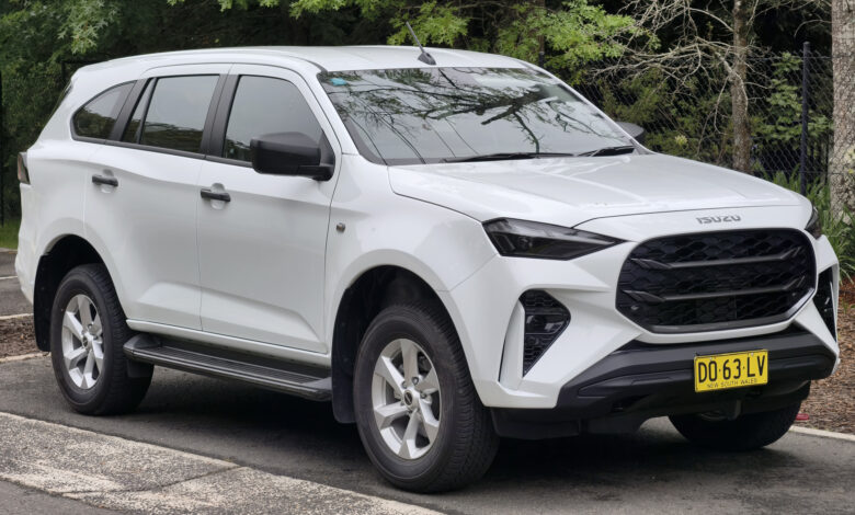 Isuzu 9-Seater 2026 Bikin Operator Travel Lebih Hemat, Satu Unit Bisa Dipakai Banyak Bisnis