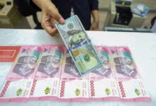 Rupiah Terkapar Pagi Ini, Kurs Dolar di BCA BRI Mandiri BNI Bikin Nasabah Waspada