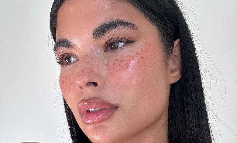 Salah Pilih Blush Bisa Bikin Makeup Melenceng, Ini Bedanya Cream, Liquid, dan Powder