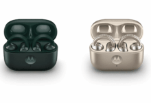 Moto Watch dan Moto Buds Loop, Andalan Baru Motorola untuk yang Ogah Ribet Cas