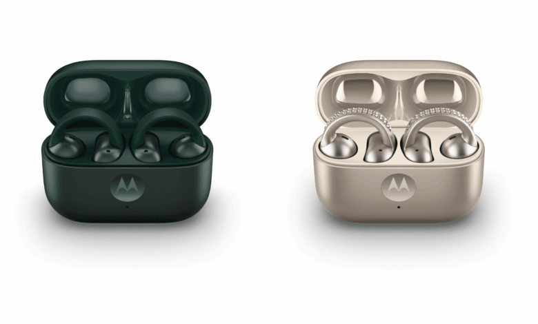 Moto Watch dan Moto Buds Loop, Andalan Baru Motorola untuk yang Ogah Ribet Cas
