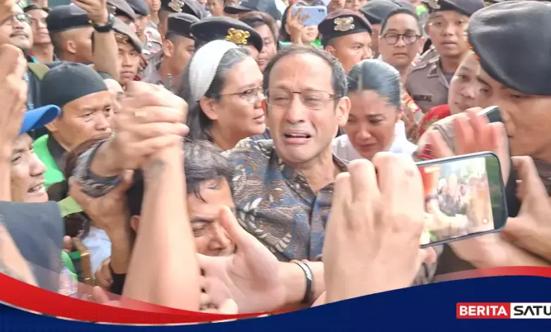 Tangis Nadiem Pecah Usai Divonis 10 Tahun, Dukungan Pendukung Tetap Mengalir