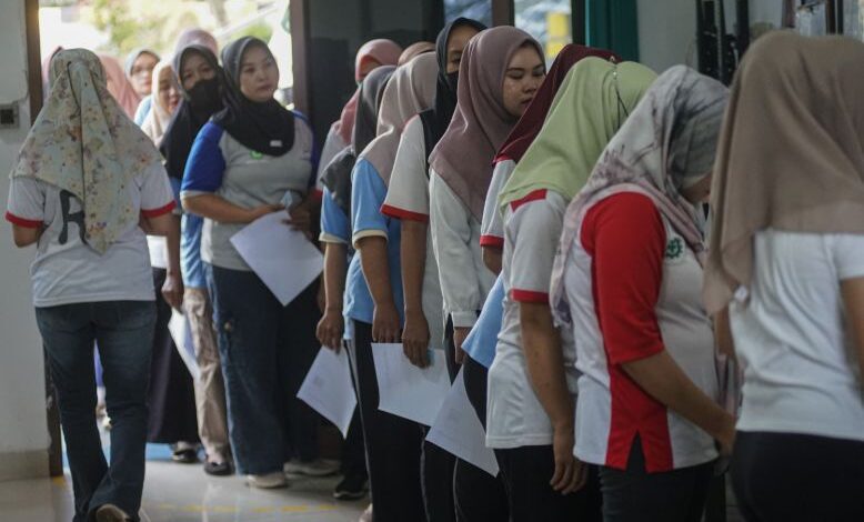 BLT DBHCHT Pekalongan Mengalir ke Buruh, Daya Beli Keluarga Tetap Terjaga
