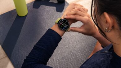 Moto Watch Tahan 13 Hari, Motorola Pasangkan dengan Buds Loop untuk Mobilitas Padat