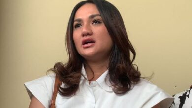 Tengku Dewi Buka Suara, Klarifikasi Singkat di Tengah Isu Sindiran Sarah Gibson