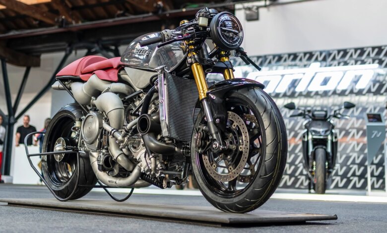 Motor 2-Tak 1000cc Delapan Silinder Ini Tembus 280 Bhp, Knalpotnya Bikin Tak Masuk Akal