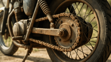 Standar Samping Motor Seret Sering Bukan Masalah Sepele, Kotoran dan Karat Jadi Biang Utama