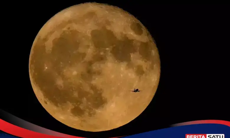 Jepang Siapkan Sabuk Panel Surya di Bulan, Janji Listrik 24 Jam ke Bumi