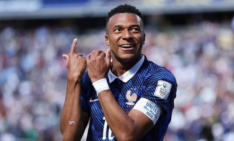 Mbappe Samai Messi di Puncak, Perebutan Sepatu Emas Makin Panas