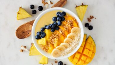 Smoothie Bowl 3 Bahan Ini Bisa Sekental Soft Serve, Cocok Buat Sarapan Cepat