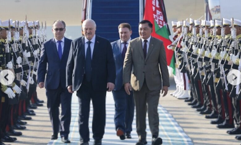 Lukashenko Tiba di Jakarta, Sjafrie Mewakili Prabowo Sambut Langsung di Halim