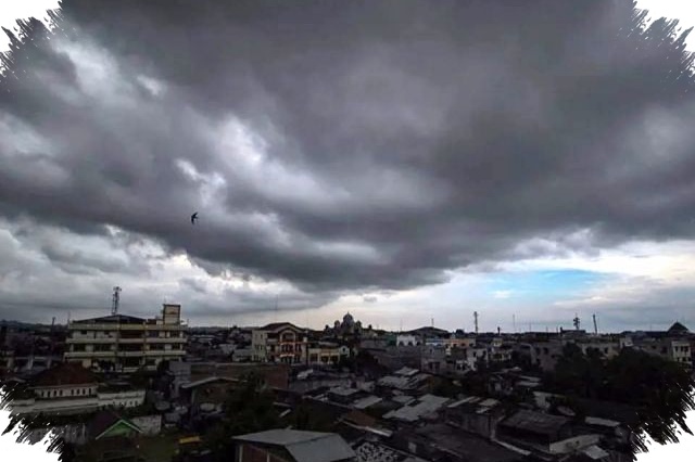 Semarang Tetap Berawan, Saat Daerah Lain Bersiap Hadapi Hujan Lebat dan Petir