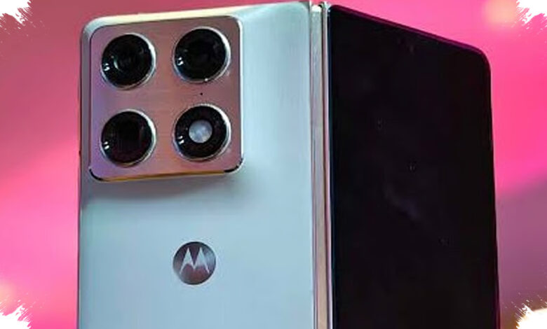 Motorola Buka Jalan ke Ekosistem Apple, Razr Fold Kini Bisa Kirim File Lebih Mulus