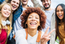 4 Jenis Pertemanan yang Diam-Diam Mengisi Hidup, dari Kenalan hingga Seumur Hidup