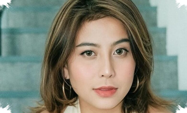 Awkarin Serahkan Uang Saku ke Polisi, Tegaskan Berdiri di Sisi Korban Hanania Travel