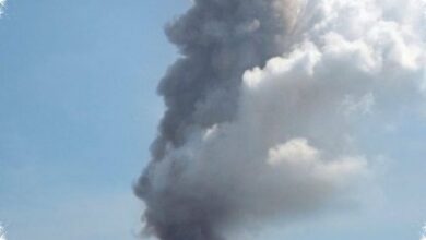 Anak Krakatau Naik Siaga, Wisatawan Kini Dilarang Masuk Radius 3 Kilometer