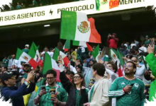 Hujan Deras Tahan Kick-Off Inggris Vs Meksiko, Tribun Azteca Justru Makin Riuh