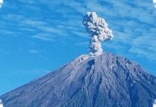 Semeru Erupsi 1 Kilometer, Penambang Pasir Didesak Waspadai Letupan Sekunder
