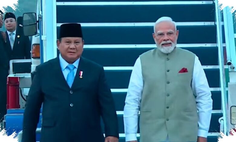 F-16 dan Sukhoi TNI AU Kawal Ketat Pesawat Modi Saat Mendarat di Halim