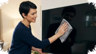Kain Yang Salah Bisa Menggores Layar TV LED, Ini Cara Membersihkannya Dengan Aman