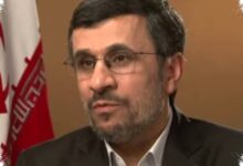 Ahmadinejad Muncul di Pemakaman Khamenei, Kabar Tewas yang Beredar Langsung Buyar