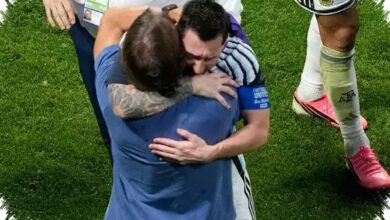 Messi Menangis di Ujung Peluit, Argentina Selamat dari Kejutan Besar Mesir