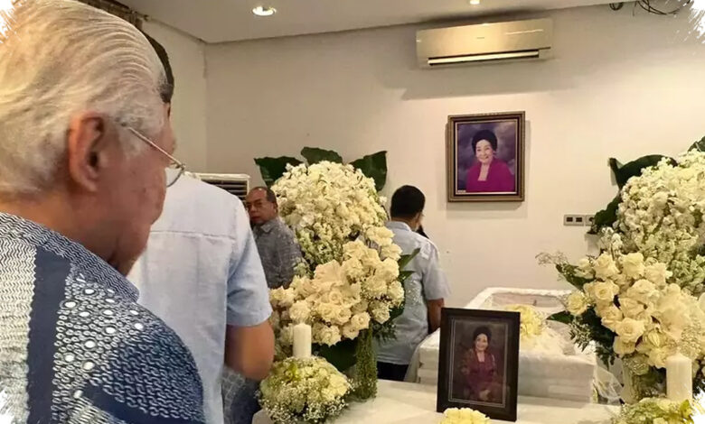 Enggartiasto Lukita Melayat ke Rumah Duka Ibunda Gita Wirjawan, Doa dan Penghiburan Mengalir