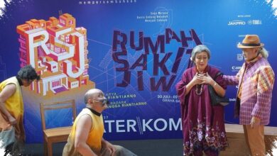 Teater Koma Kembali Pentaskan Rumah Sakit Jiwa, Kritik Sosialnya Masih Terasa Dekat