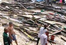 Ombak 3 Meter Hantam Balikpapan, Tiga Rumah di Klandasan Ulu Ambruk Seketika