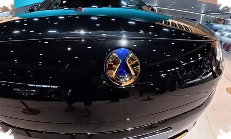 Denza N9 Tampil Makin Mewah dengan Dark Gold dan Emblem Emas 24 Karat