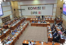 Komisi III DPR Siap Bahas Korupsi Batu Bara, Isu Febrie Adriansyah Menguat