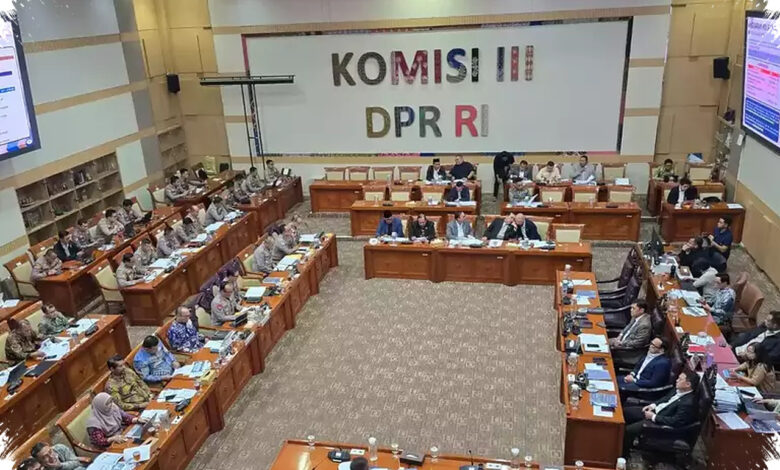 Komisi III DPR Siap Bahas Korupsi Batu Bara, Isu Febrie Adriansyah Menguat