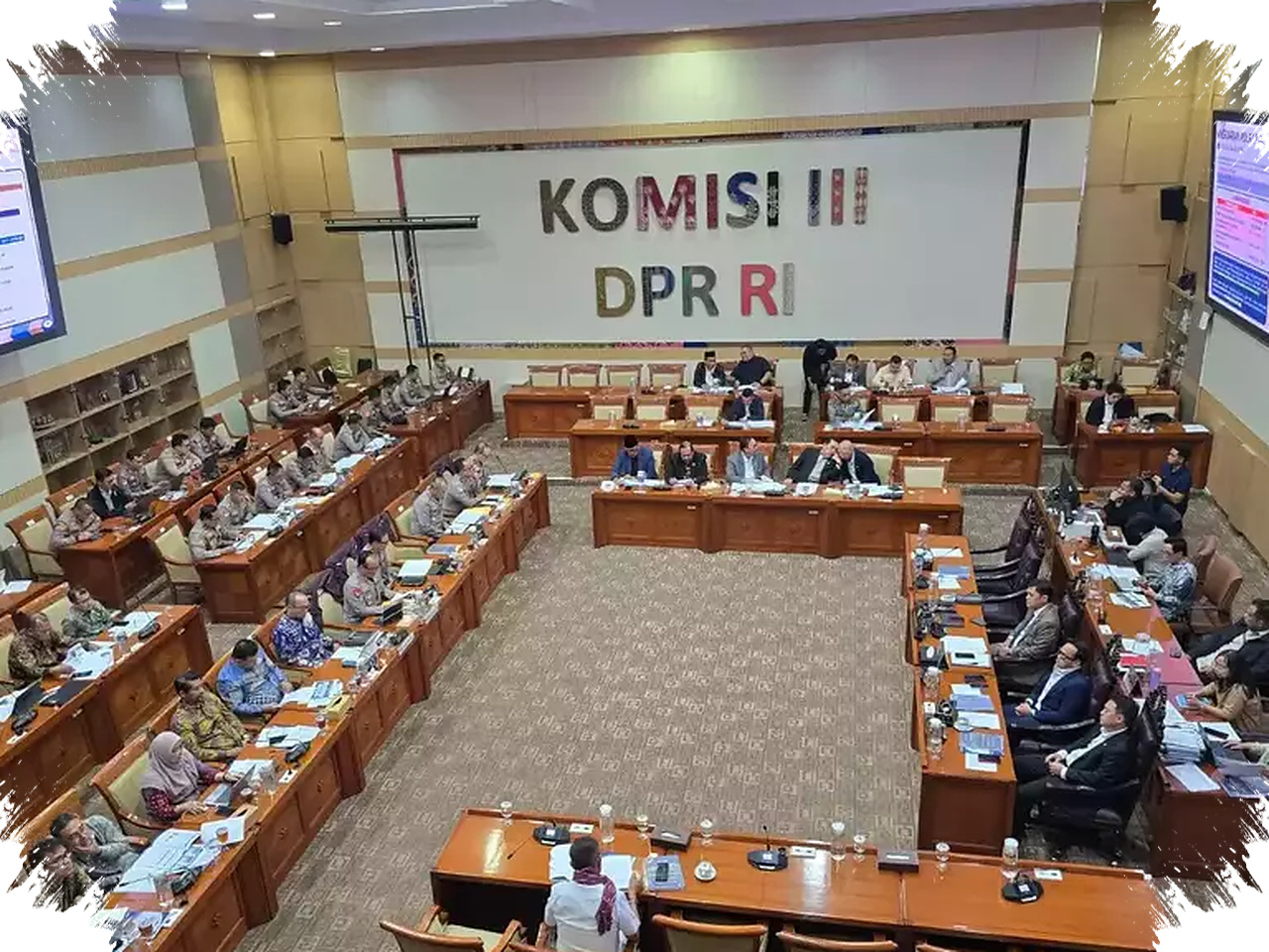 Komisi III DPR Siap Bahas Korupsi Batu Bara, Isu Febrie Adriansyah Menguat