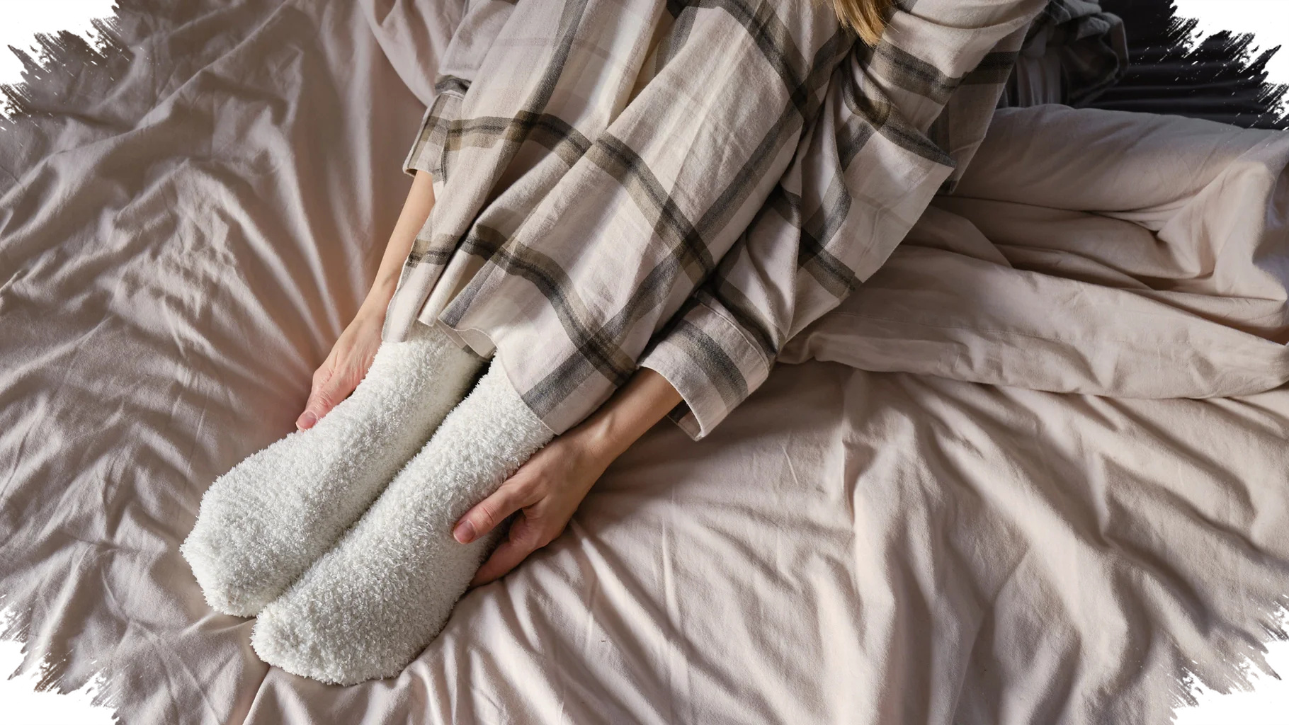 5 Fakta Kepribadian Orang yang Sering Tidur Pakai Kaos Kaki, Ternyata Begini