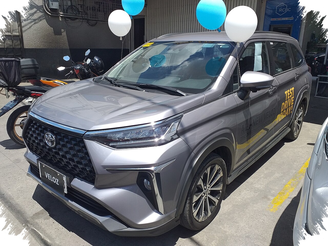 Veloz Hybrid 1.5 V Ternyata Paling Laku, Tipe Termurah Justru Menguasai Penjualan