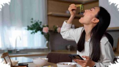 3 Kebiasaan Makan yang Diam-Diam Bisa Membebani Kesehatan Lambung