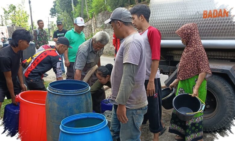Ratusan KK di Sukabumi Kekurangan Air Bersih, BPBD Kirim 10 Ribu Liter Bantuan