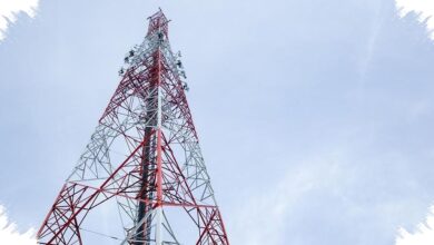 XLSMART Unggul di 700 MHz, Telkomsel Kuasai 2,6 GHz di Lelang Komdigi