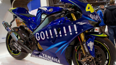 Rossi Kembali ke YZR-M1, Reuni Emosional yang Lama Tak Terlihat