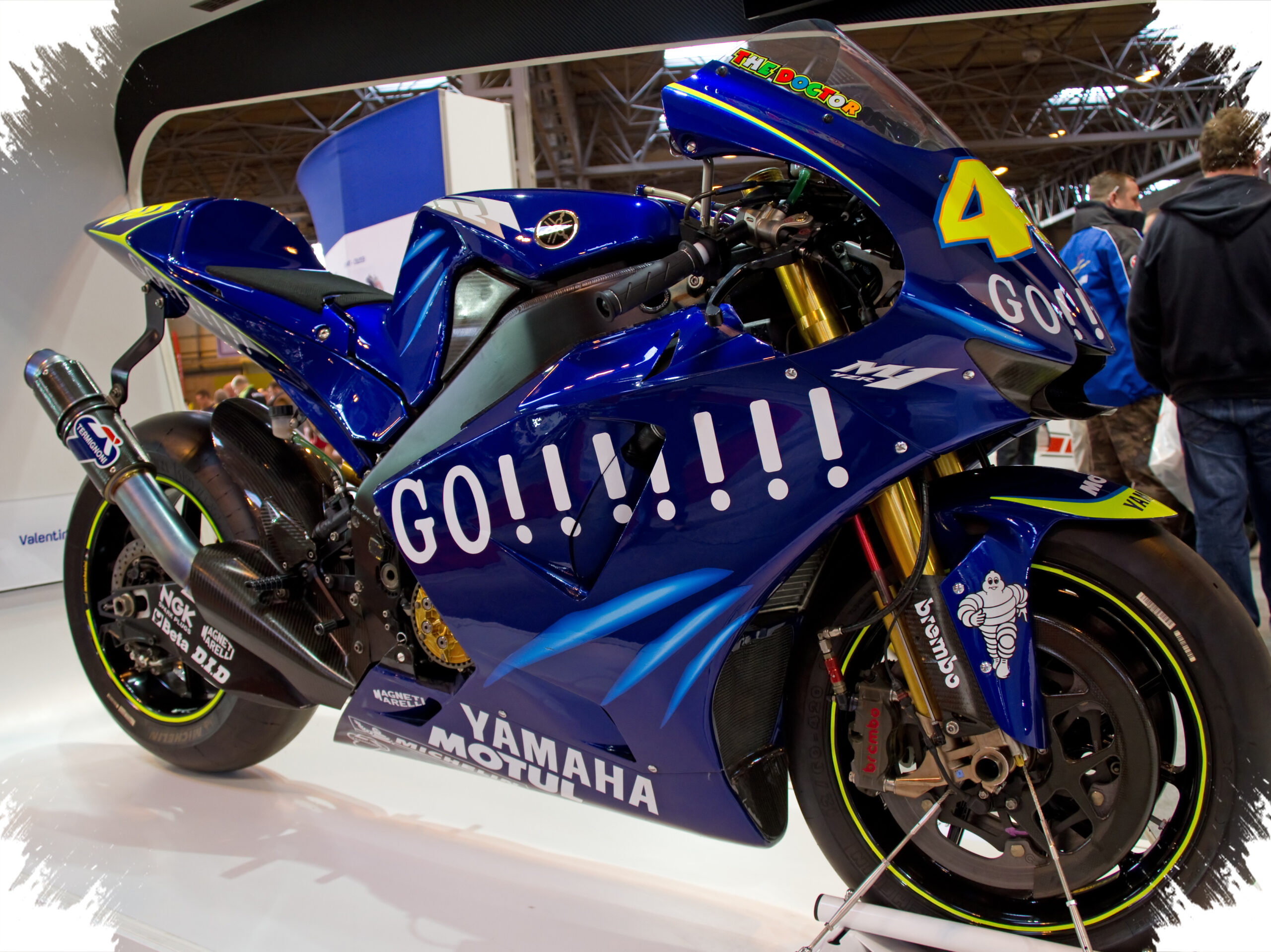 Rossi Kembali ke YZR-M1, Reuni Emosional yang Lama Tak Terlihat